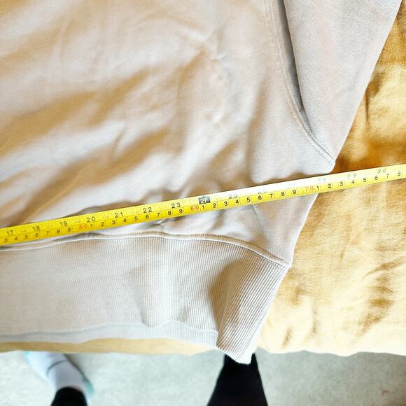 Kansas City Chiefs Women’s Cropped Sweatshirt Pro Line NFL Crewneck Tan Pullover - Picture 9 of 10